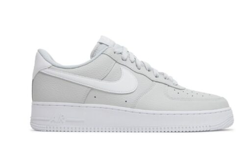 Air Force 1 '07 'Pebbled' Classic Kicks