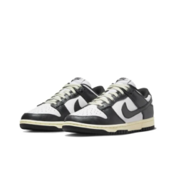Dunk Low Vintage Panda Classic Kicks