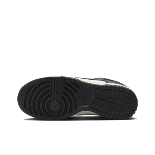 Dunk Low Vintage Panda Classic Kicks